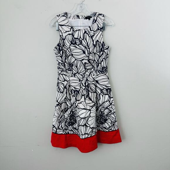 The Limited Dresses & Skirts - The Limited Black And White Floral Print Sleeveless Dress Women’s Size 6